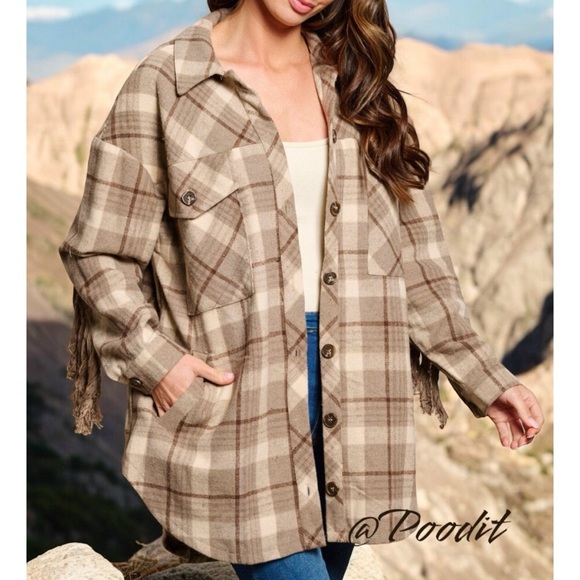 Fantastic Fawn button up fringe back shacket S M L - Picture 2 of 7